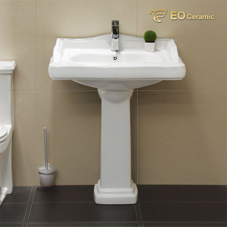 Traditional Ceramic Pedestal Basin