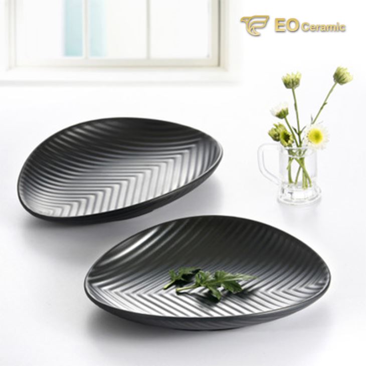 Black Leaf Inner Pattern Imitation Porcelain Platter